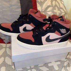 Air Jordan 1 mid  ( Canyon Rust )